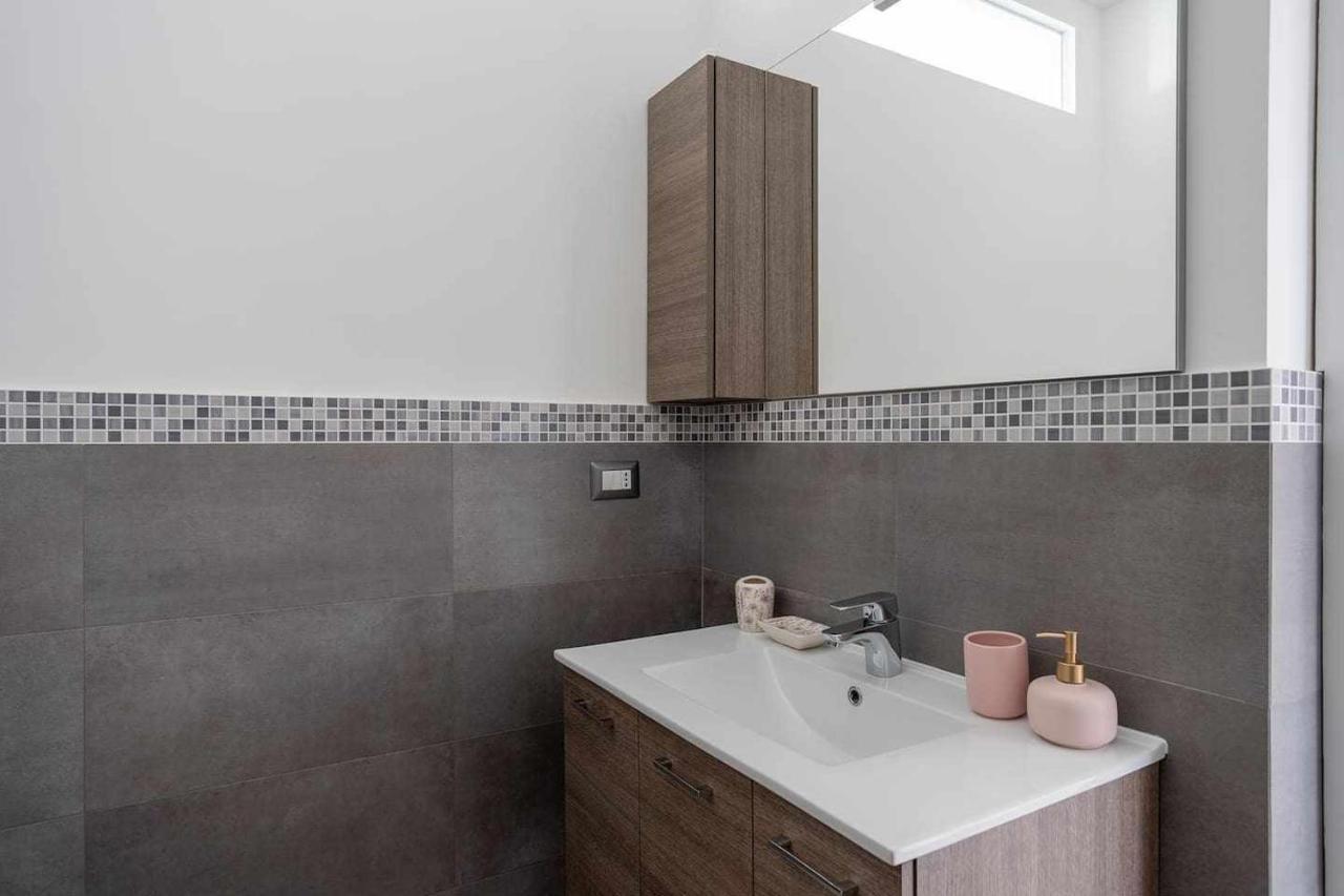 Milano City Apartments - Parking And Comfort - Spacious Apt Up To 8 Pax Eksteriør billede